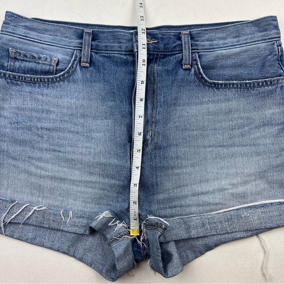 L'AGENCE's high-rise Jazz denim shorts - Picture 5 of 9